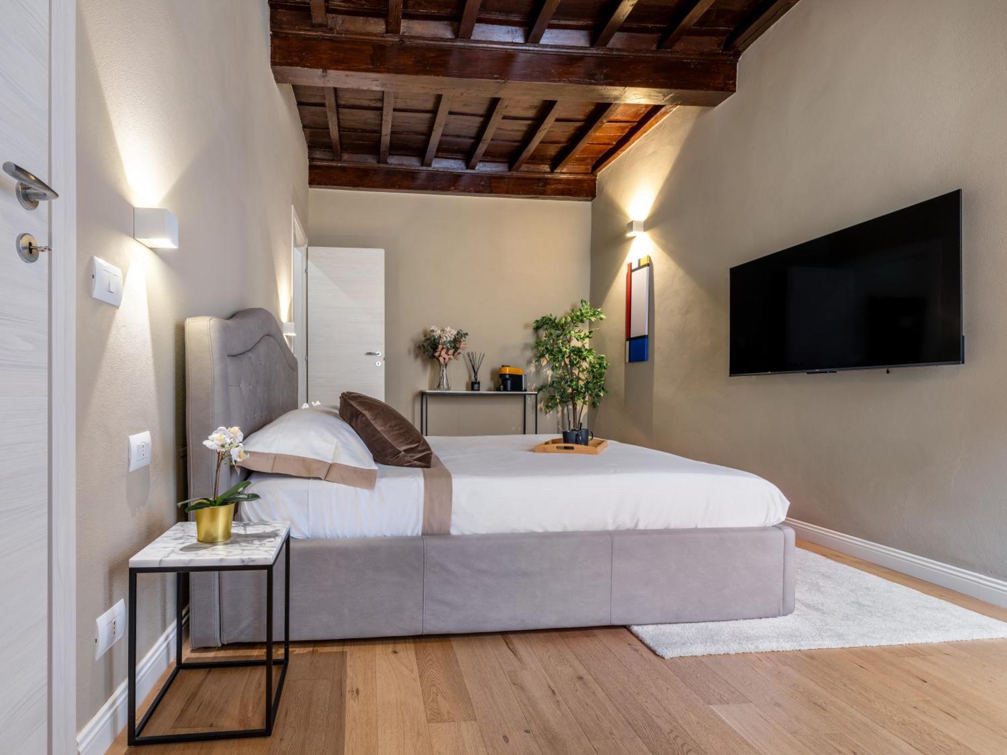 Santa Croce Luxury Suite - Dolcevita Holiday فلورنس المظهر الخارجي الصورة
