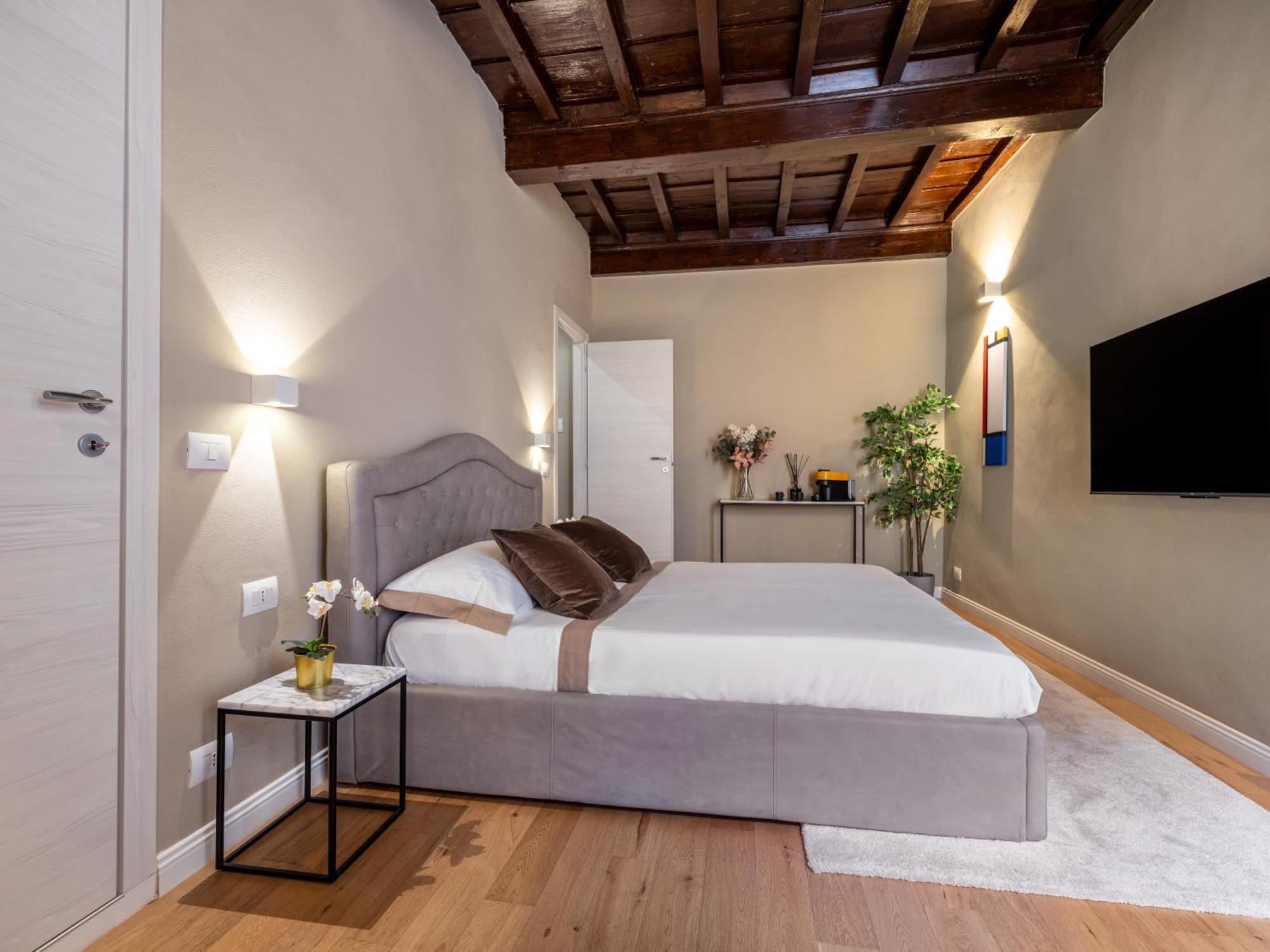 Santa Croce Luxury Suite - Dolcevita Holiday فلورنس المظهر الخارجي الصورة